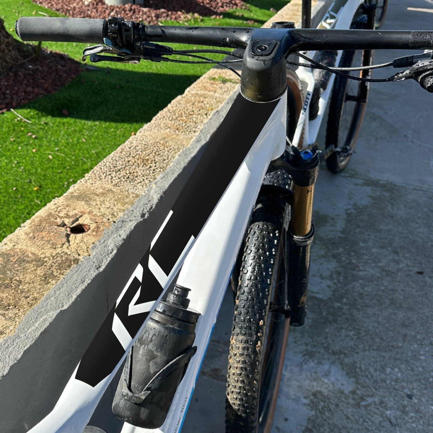 LOMO RC SPARK - NEGRO