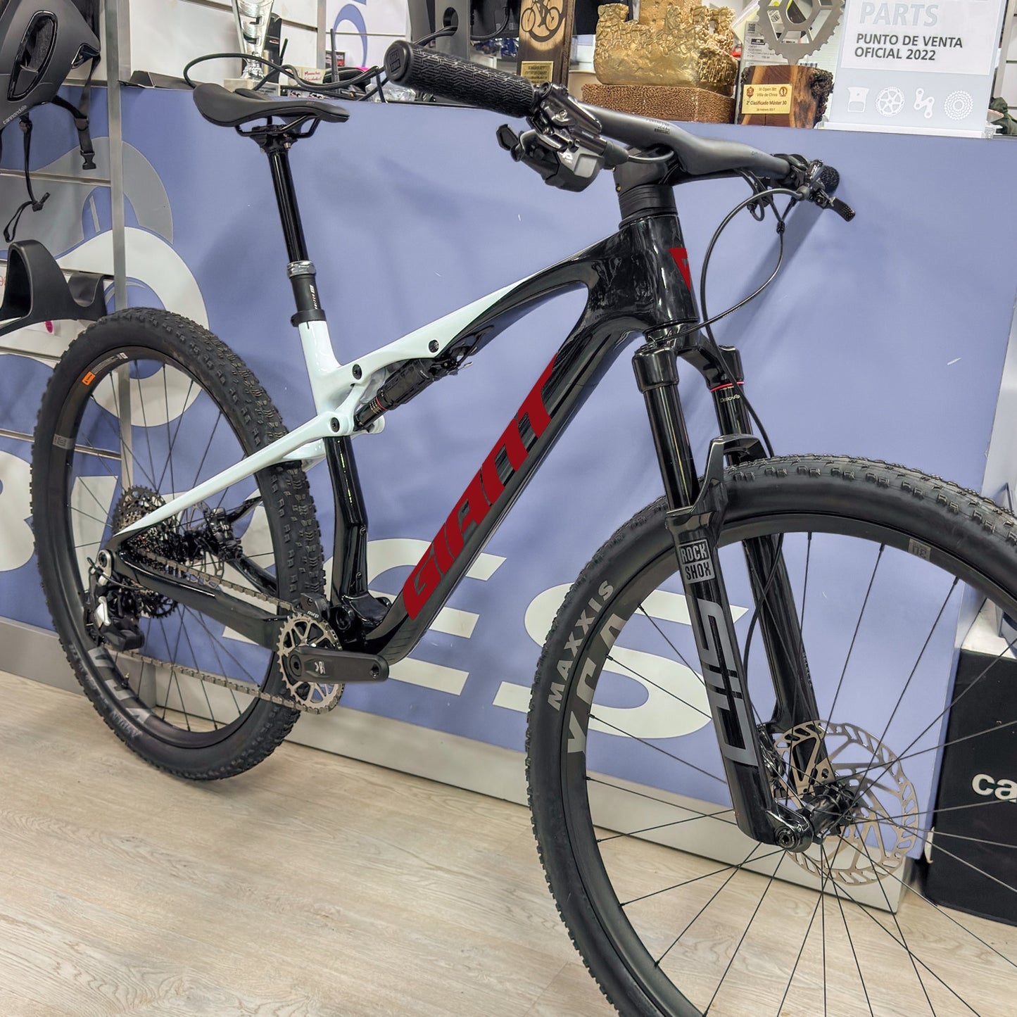 GIANT ANTHEM 26 - GRANATE