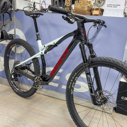 GIANT ANTHEM 26 - GRANATE