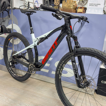 GIANT ANTHEM 26 - ROJO