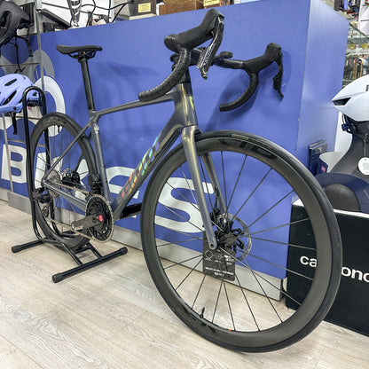 GIANT TCR - IRIDESCENT HOLOGRAPHIC SILVER