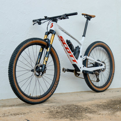Spark blanca rojo