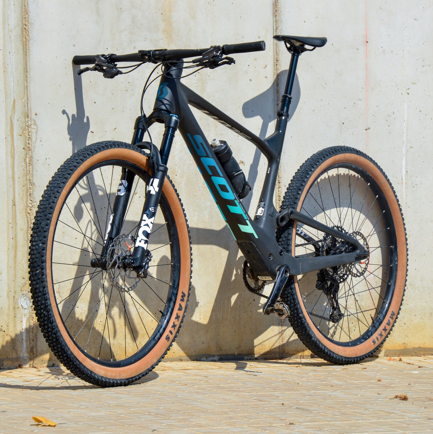 Scott spark negra titan