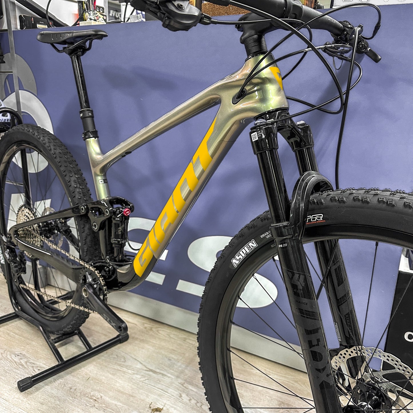 GIANT ANTHEM 24-25 - YELLOW