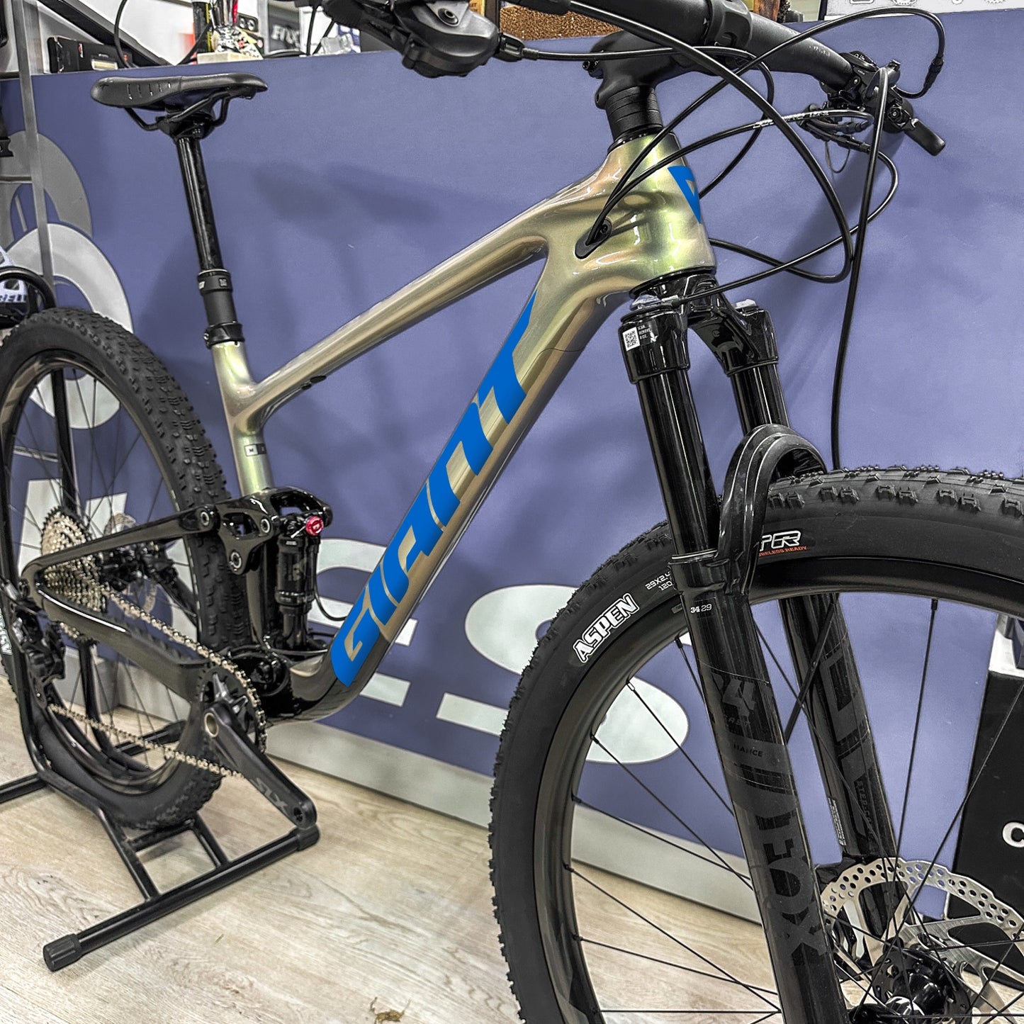 GIANT ANTHEM 24-25 - BLUE