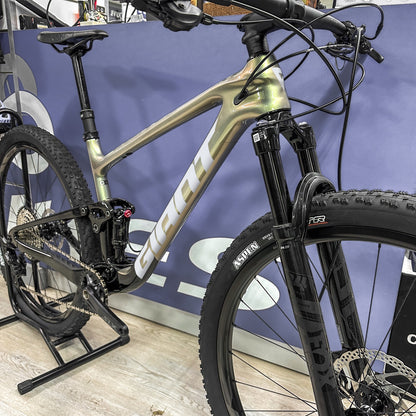 GIANT ANTHEM 24-25 - BLANCO