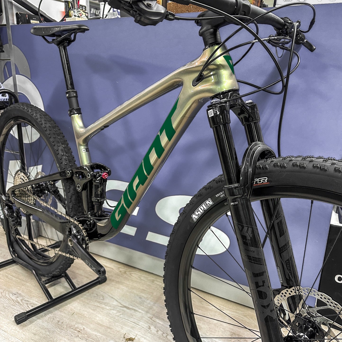 GIANT ANTHEM 24-25 - HIERBA