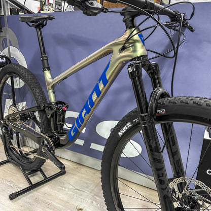 GIANT ANTHEM 24-25 - ÍNDIGO