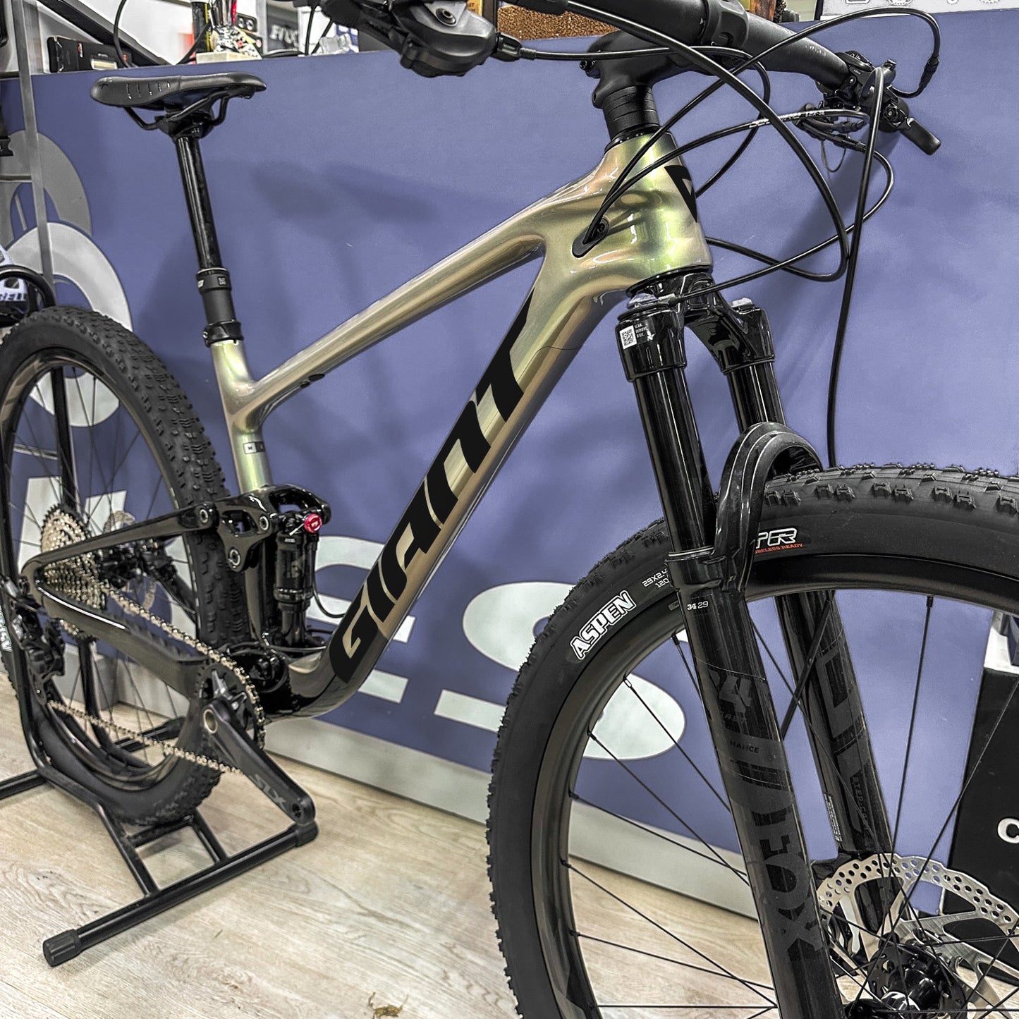 GIANT ANTHEM 24-25 - BLACK